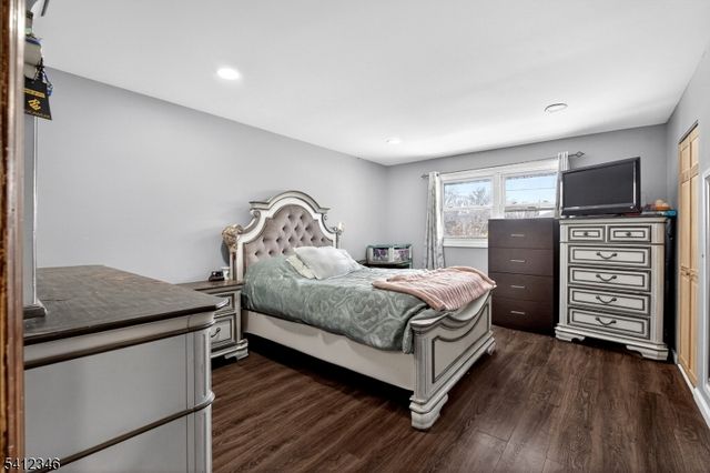 6 E 2Nd St, Woodbridge Twp., NJ 07064