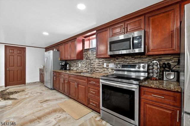 6 E 2Nd St, Woodbridge Twp., NJ 07064