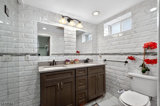 6 E 2Nd St, Woodbridge Twp., NJ 07064