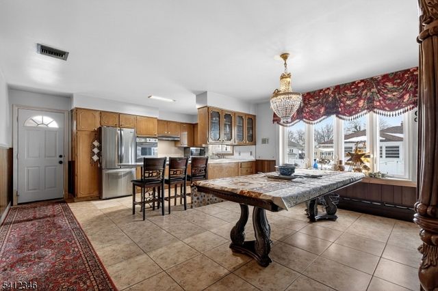 6 E 2Nd St, Woodbridge Twp., NJ 07064