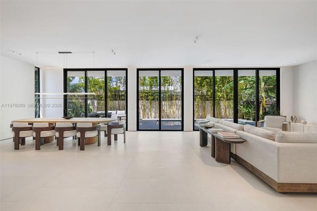 3457 Oak Ave, Miami, FL 33133