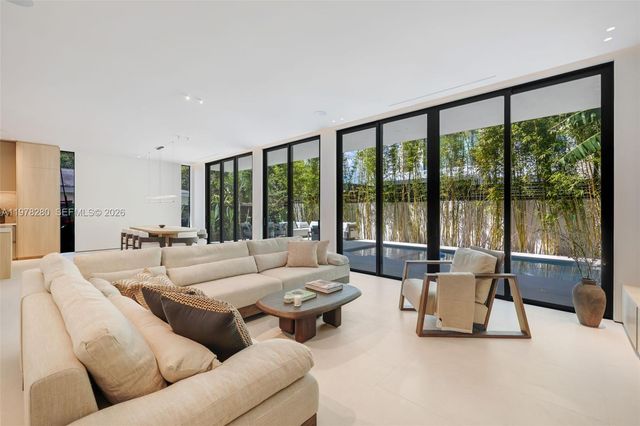 3457 Oak Ave, Miami, FL 33133