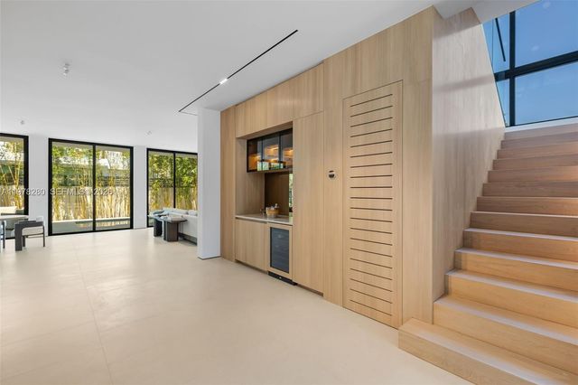 3457 Oak Ave, Miami, FL 33133