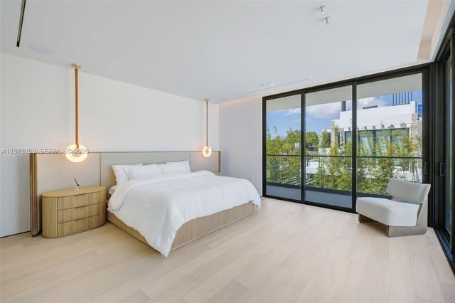 3457 Oak Ave, Miami, FL 33133