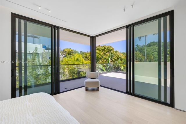 3457 Oak Ave, Miami, FL 33133