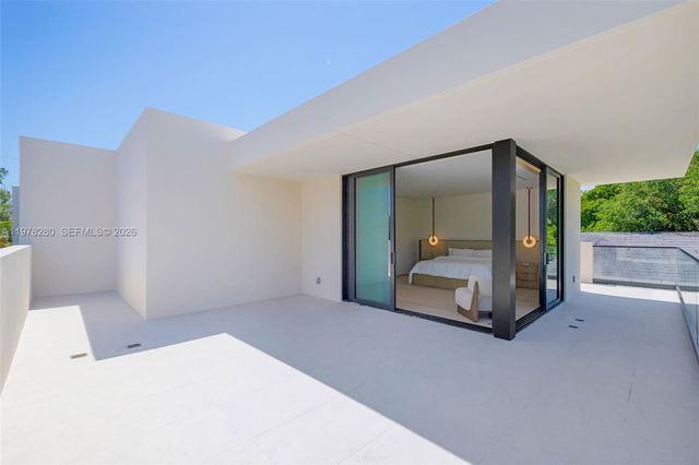 3457 Oak Ave, Miami, FL 33133