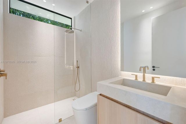 3457 Oak Ave, Miami, FL 33133