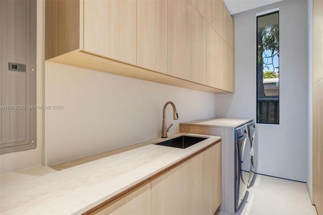 3457 Oak Ave, Miami, FL 33133