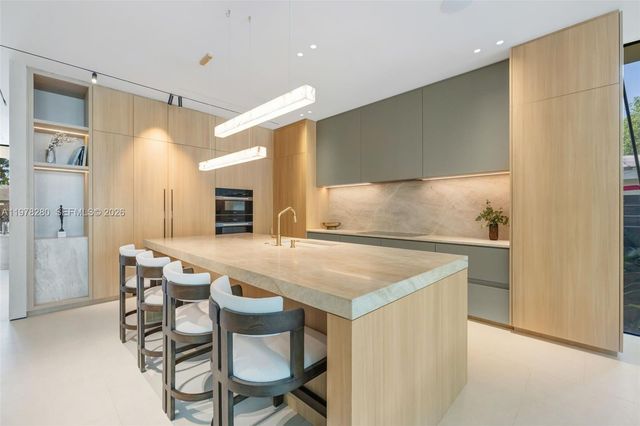 3457 Oak Ave, Miami, FL 33133