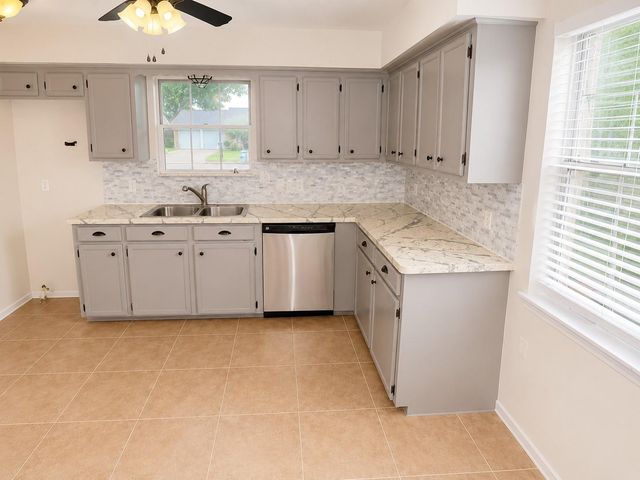 505 E Lambuth Lane, Deer Park, TX 77536