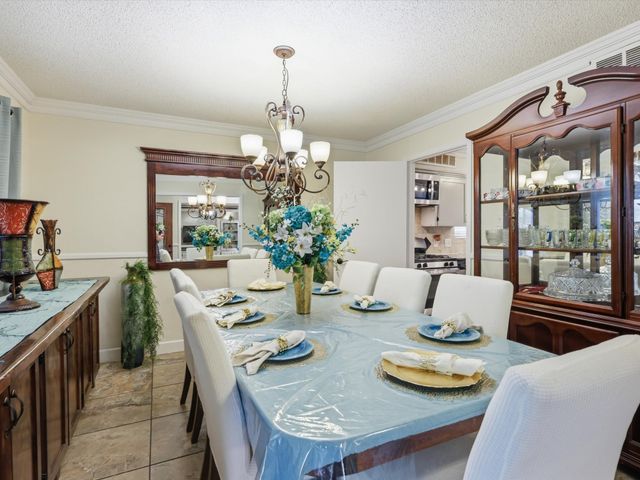 2801 Oak Cliff Lane, Arlington, TX 76012