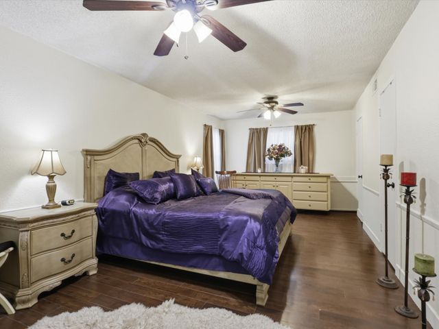 2801 Oak Cliff Lane, Arlington, TX 76012