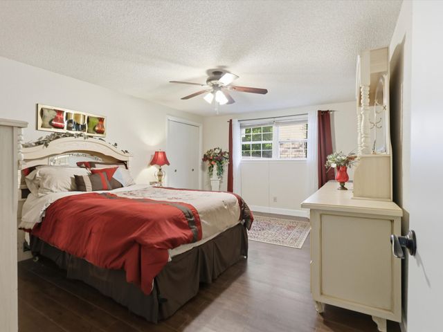 2801 Oak Cliff Lane, Arlington, TX 76012