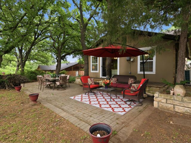 2801 Oak Cliff Lane, Arlington, TX 76012