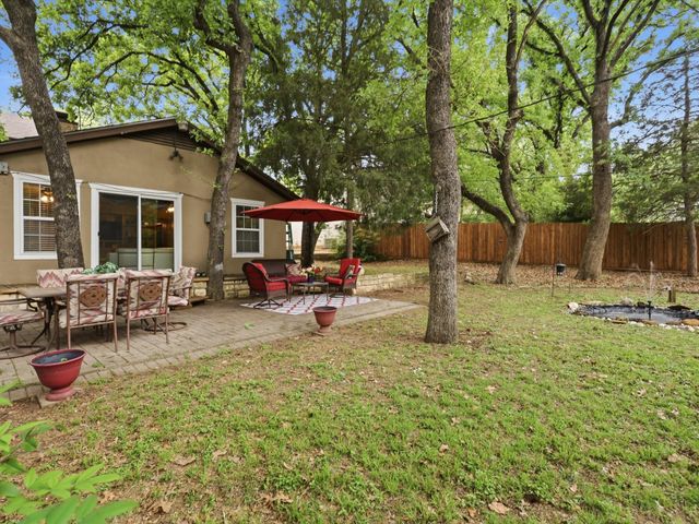2801 Oak Cliff Lane, Arlington, TX 76012