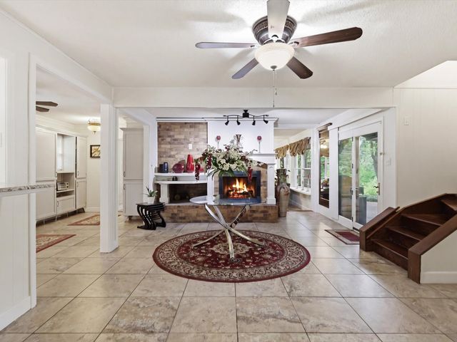 2801 Oak Cliff Lane, Arlington, TX 76012