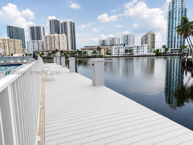 137 Golden Isles Dr 912, Hallandale Beach, FL 33009