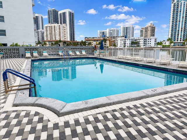 137 Golden Isles Dr 912, Hallandale Beach, FL 33009