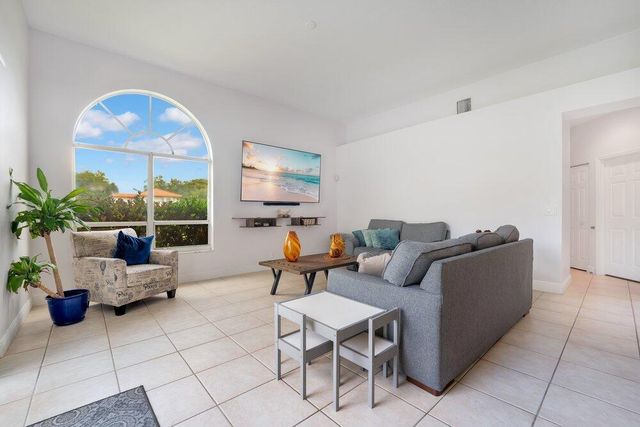 5005 NW 57th Terrace, Coral Springs, FL 33067