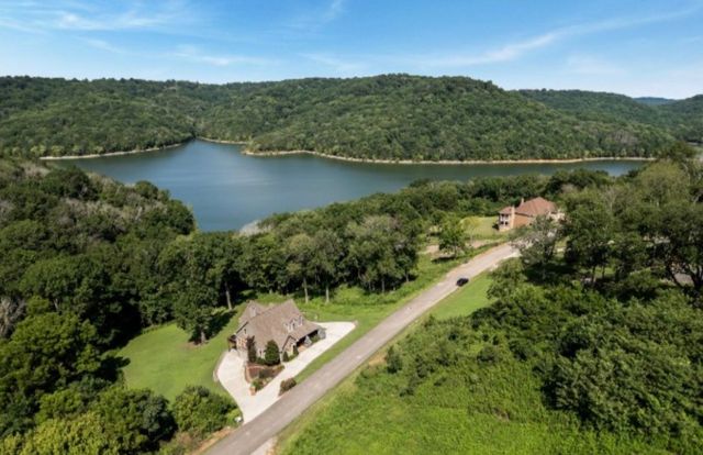 145 High Bridge Rd, Smithville, TN 37166