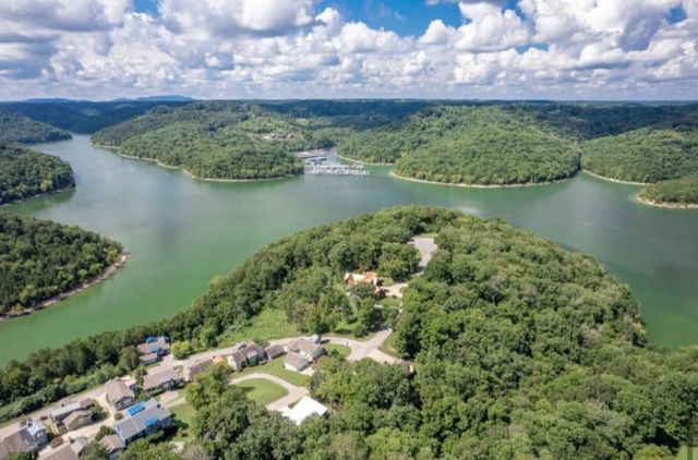 145 High Bridge Rd, Smithville, TN 37166