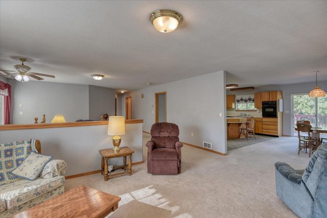 320 S Ramsey St, Tekoa, WA 99033