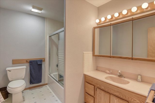 320 S Ramsey St, Tekoa, WA 99033