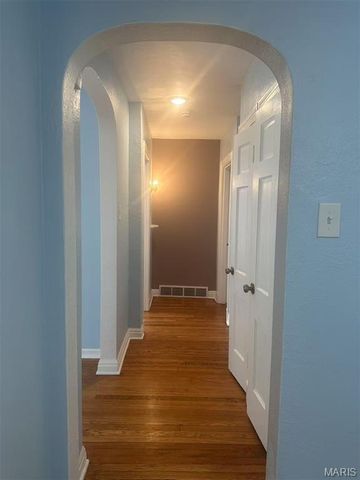 3525 Belaire Place, Beverly Hills, MO 63121