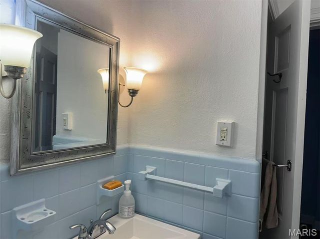 3525 Belaire Place, Beverly Hills, MO 63121