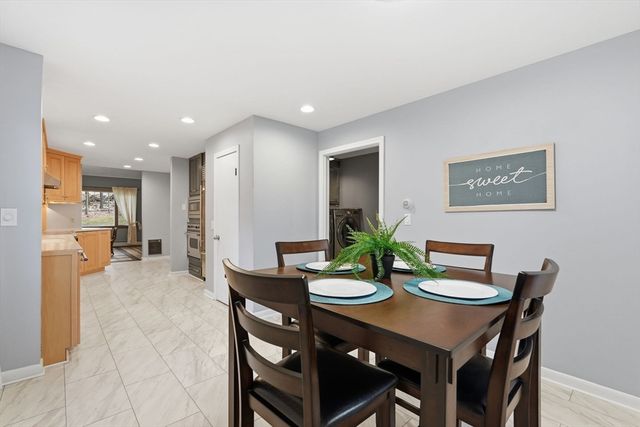 6 Madison Ave, Southampton, MA 01073