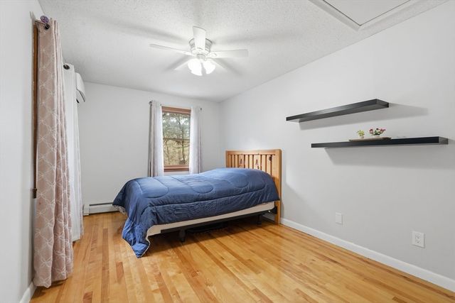 6 Madison Ave, Southampton, MA 01073