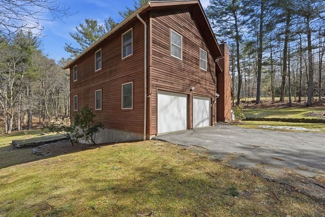 6 Madison Ave, Southampton, MA 01073