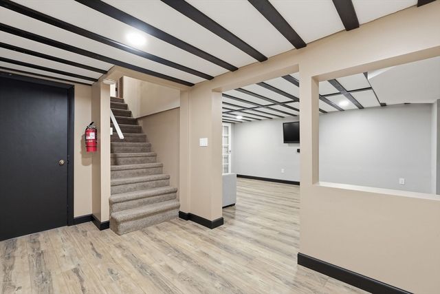 6 Madison Ave, Southampton, MA 01073