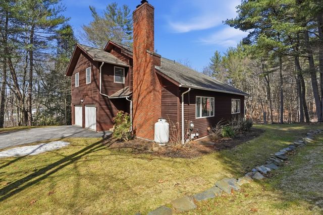 6 Madison Ave, Southampton, MA 01073