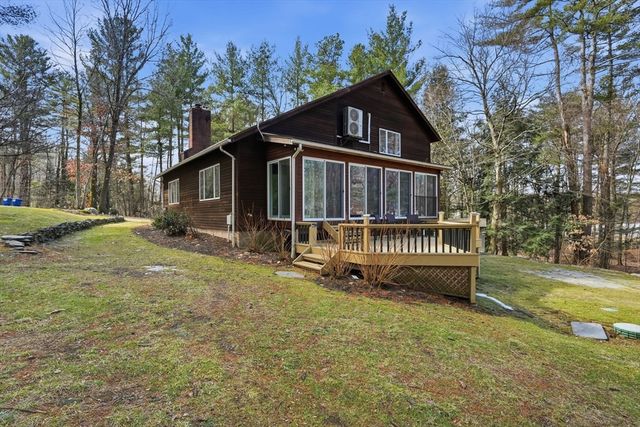 6 Madison Ave, Southampton, MA 01073