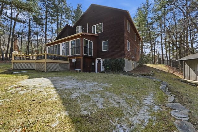 6 Madison Ave, Southampton, MA 01073