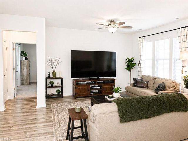 2231 Jolliff Landing PW, Chesapeake, VA 23321