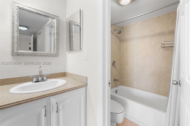 3401 N Country Club Dr 519, Aventura, FL 33180