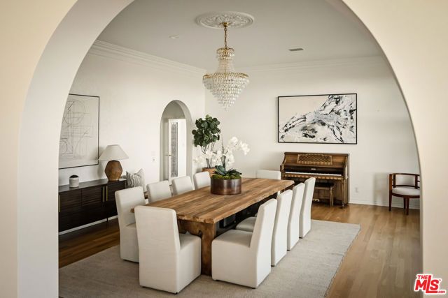 4509 Dundee Drive, Los Angeles, CA 90027