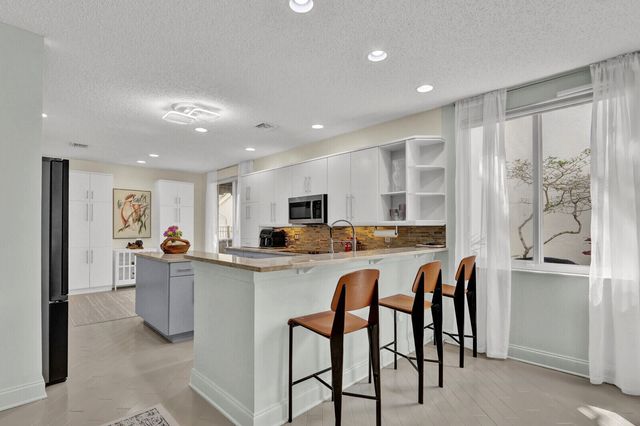 2063 Cezanne Road, West Palm Beach, FL 33409