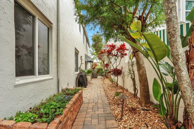 2063 Cezanne Road, West Palm Beach, FL 33409