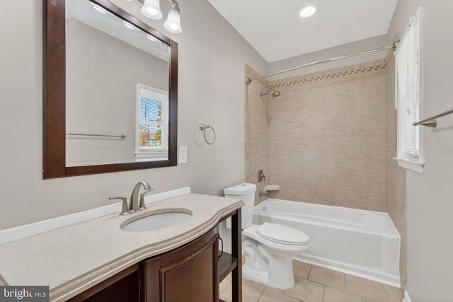 4815 JAY ST NE, Washington, DC 20019