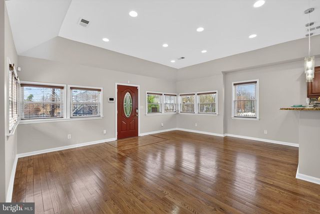 4815 JAY ST NE, Washington, DC 20019