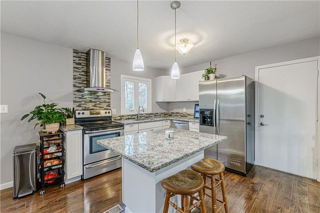 12203 E 47 Street S, Independence, MO 64055