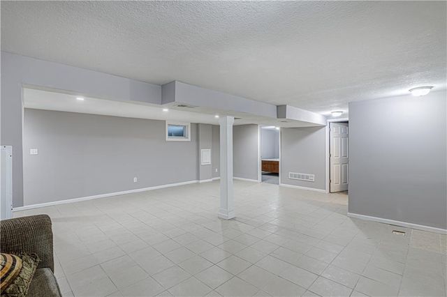 12203 E 47 Street S, Independence, MO 64055