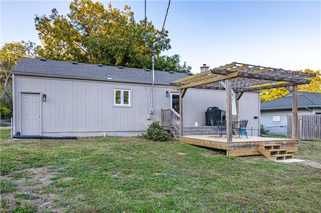 12203 E 47 Street S, Independence, MO 64055