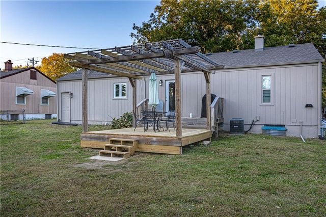 12203 E 47 Street S, Independence, MO 64055