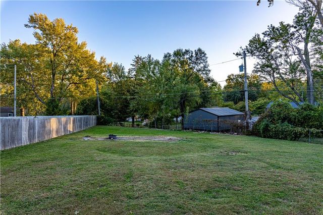 12203 E 47 Street S, Independence, MO 64055