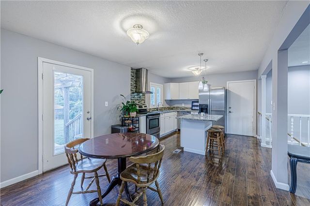 12203 E 47 Street S, Independence, MO 64055