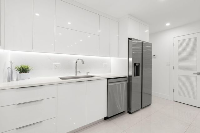 6395 Bay Club Drive 2, Fort Lauderdale, FL 33308